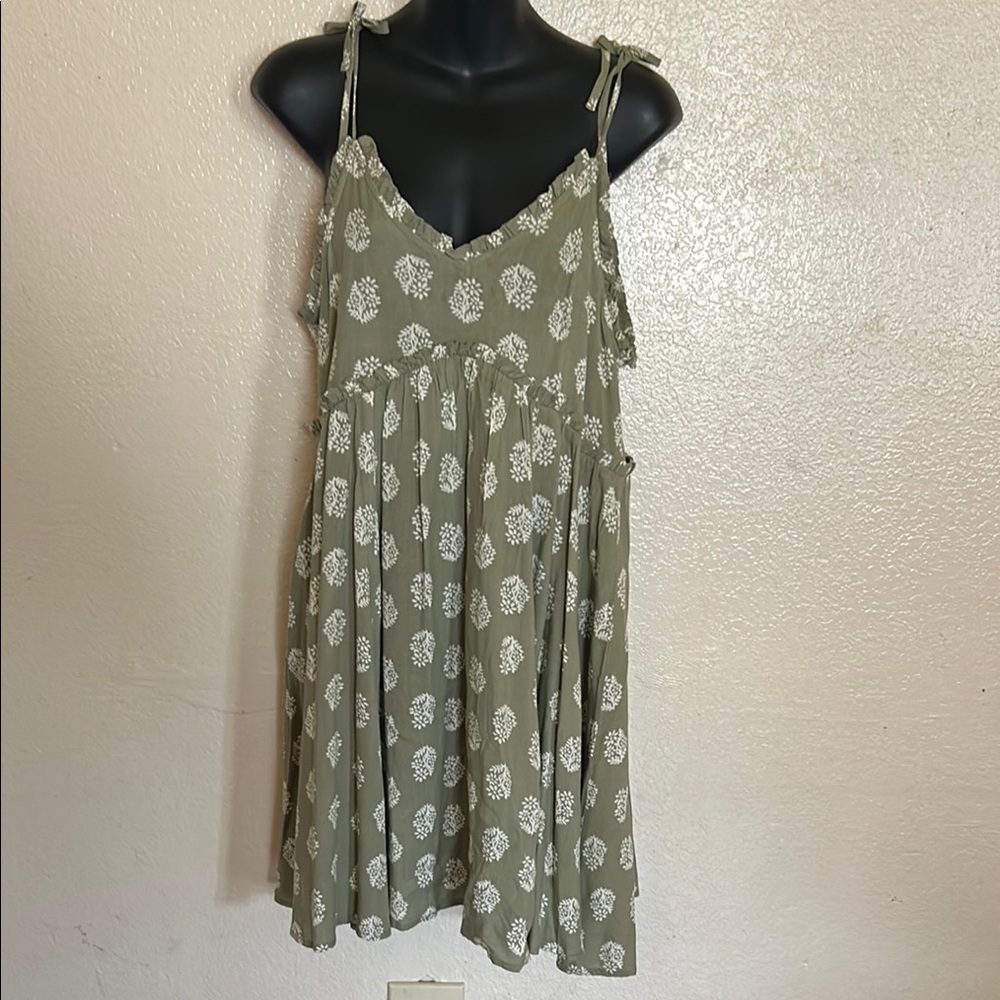 Elegant Green Floral Dress